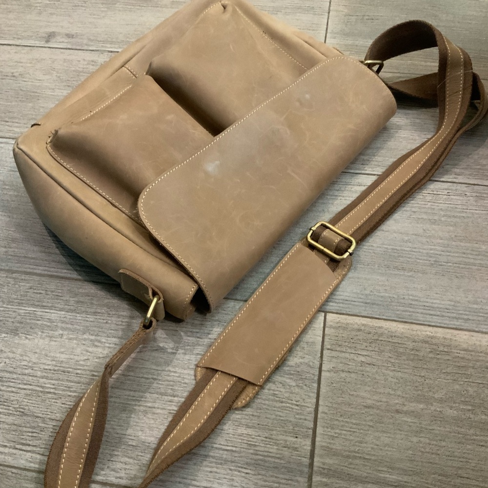 LEATHER & SUEDE messenger bag